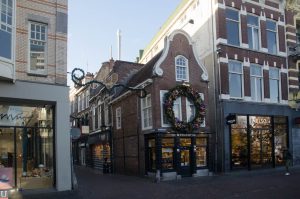 Oudegracht 133, kerstkrans