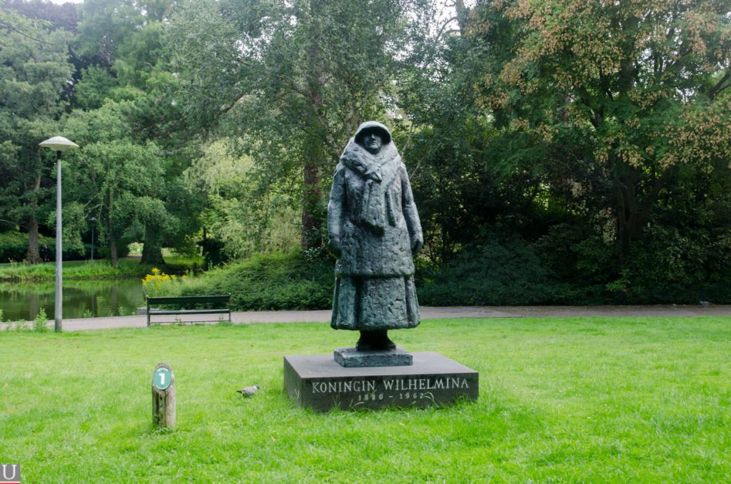 Wilhelminapark, standbeeld koningin Wilhelmina